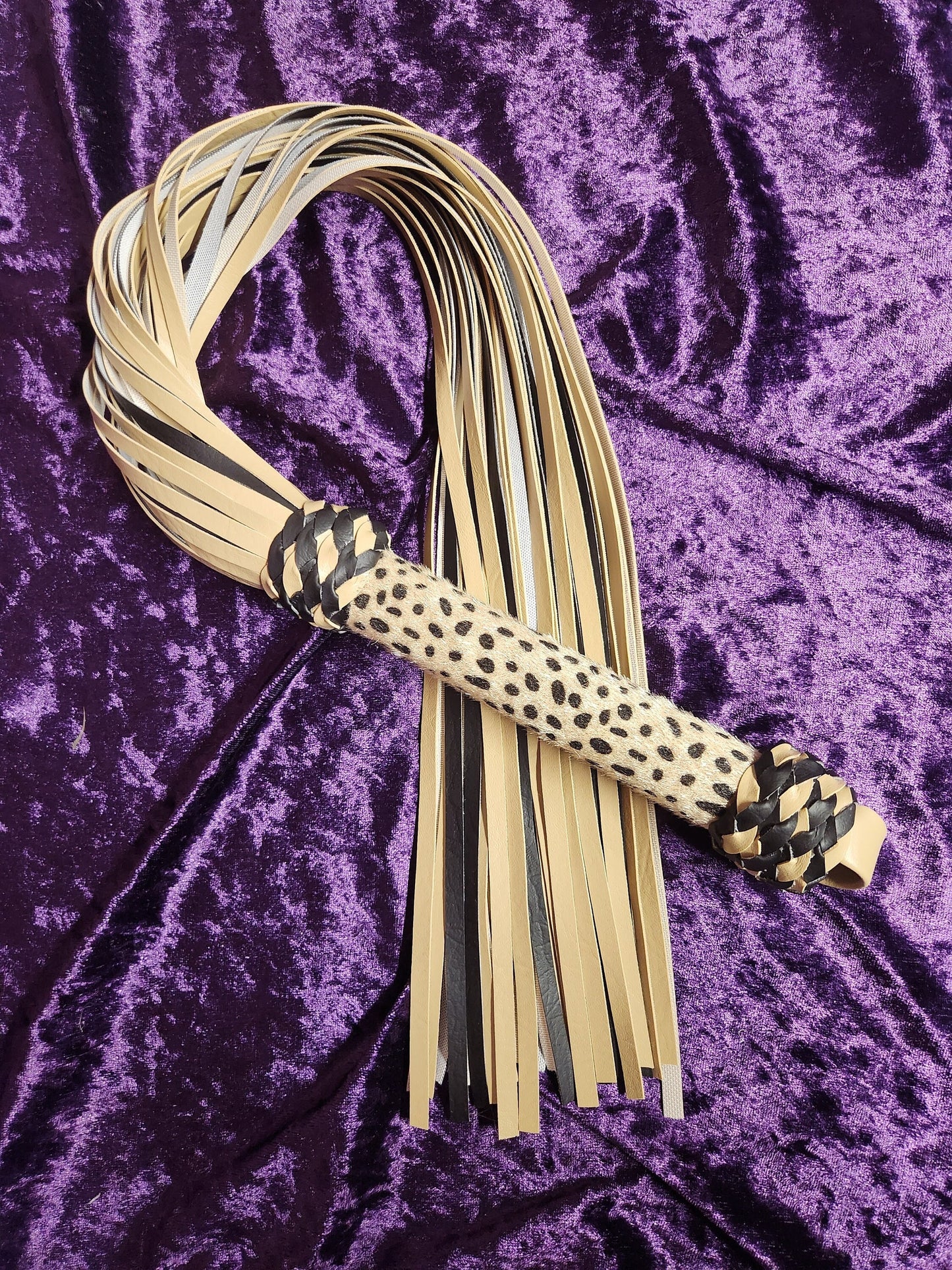 Feral Attraction Flogger